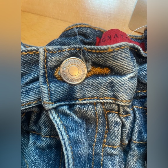 Janette high wasted distressed jean shorts. New with tags. Size medium. - Picture 5 of 10